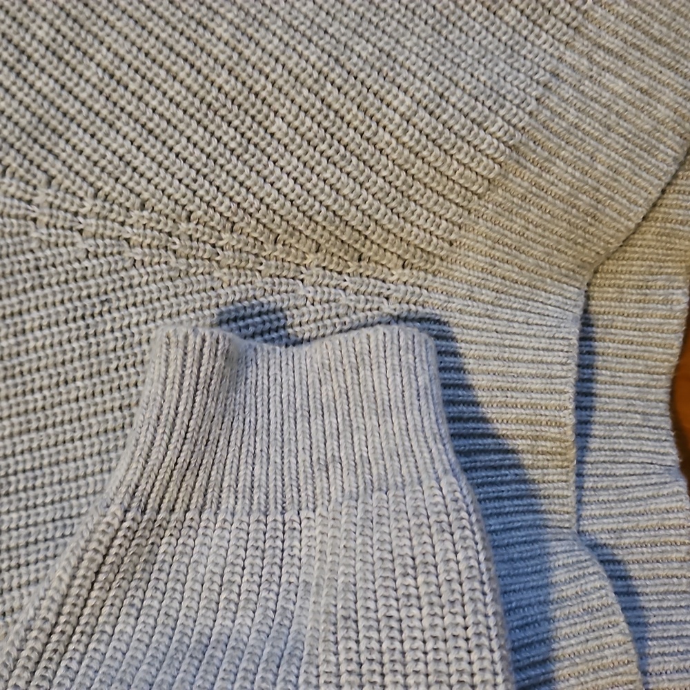 Lulus Cropped Sweater Sz Large - Picture 4 of 8
